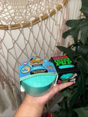 Mystery Dumpling Shark Edition & NeeDoh Funky Pup Teal